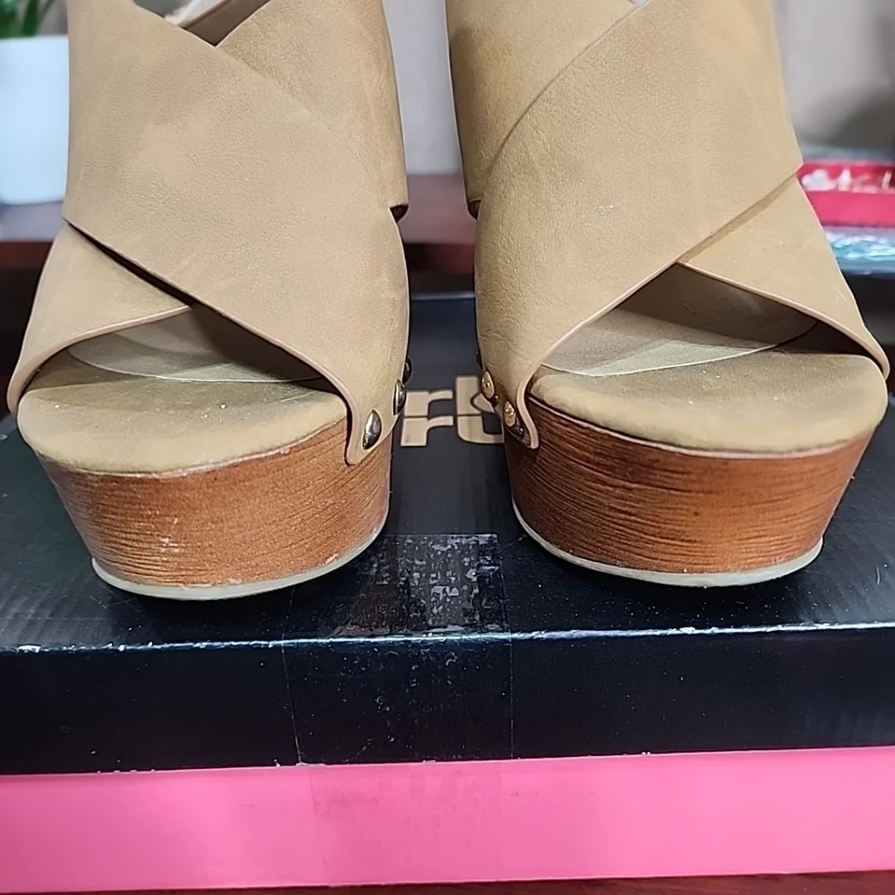 Charlotte Russe Wedges. Size 8